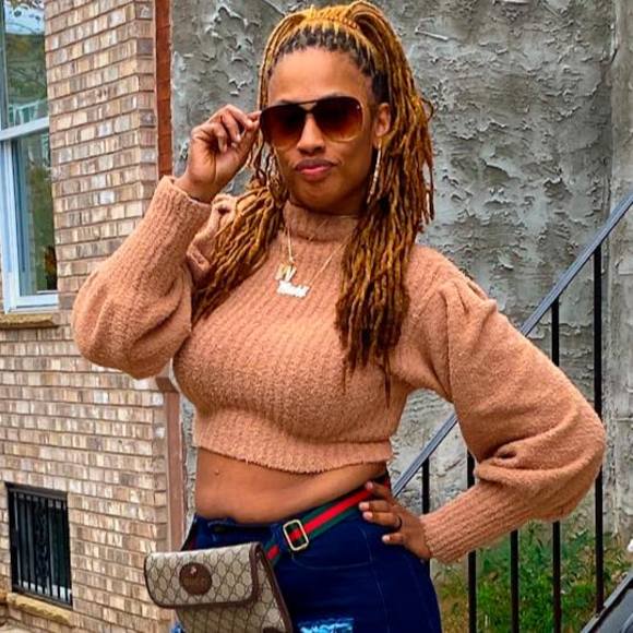 Meet your Posher, Winnie - Picture 1 of 2